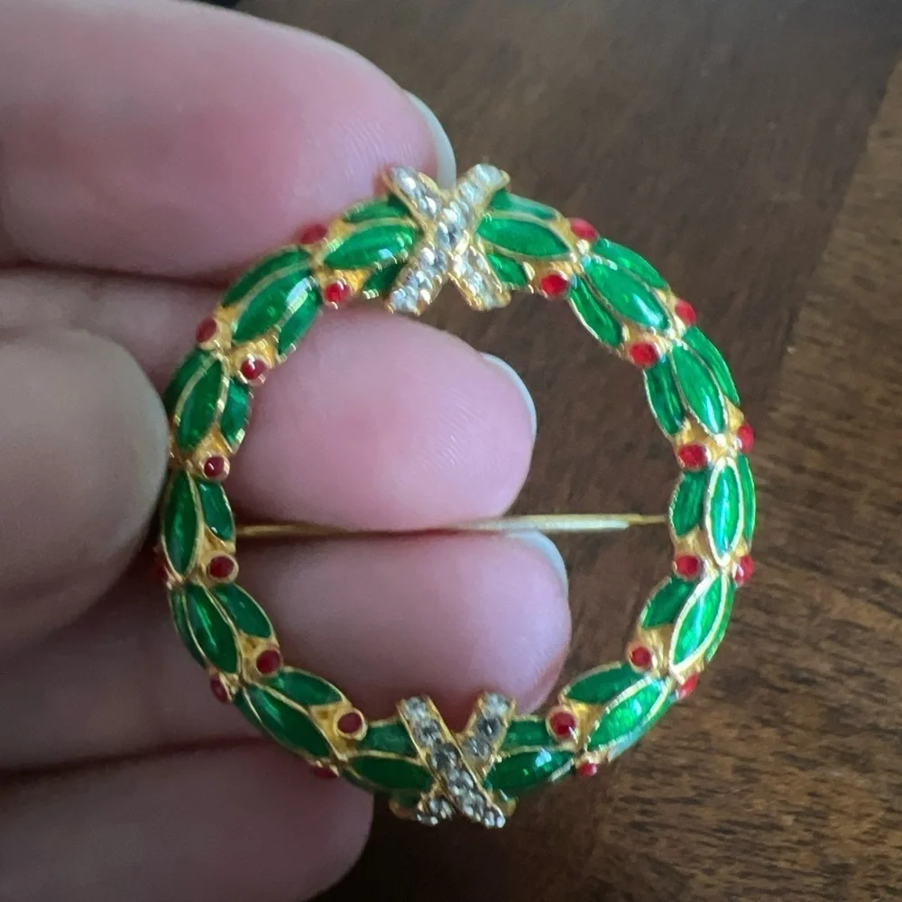 MMA Enamel/rhinestone 24GE Christmas wreath brooch #christmaswreath
